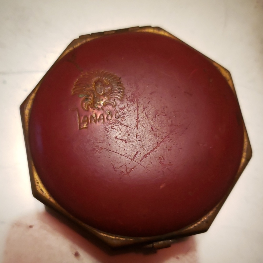 Vintage Valentine's red rouge compact